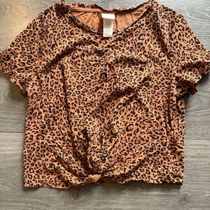 H&M Brown Leopard Print Short Sleeve Top‎